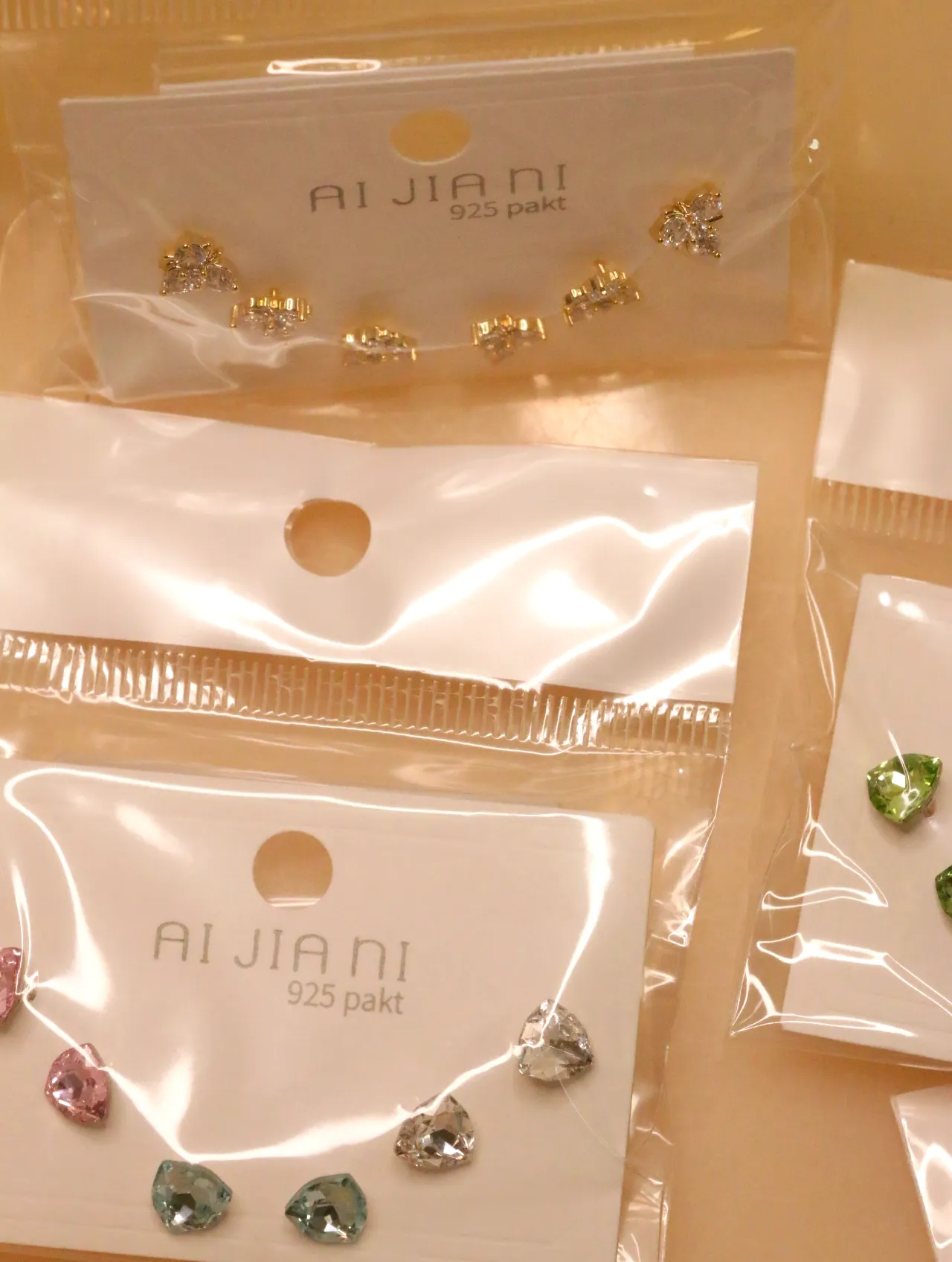 Lote de pendientes de botón variados con brillo al por mayor — lote de pendientes para mujer, detalle · Lola y Sol (0018)