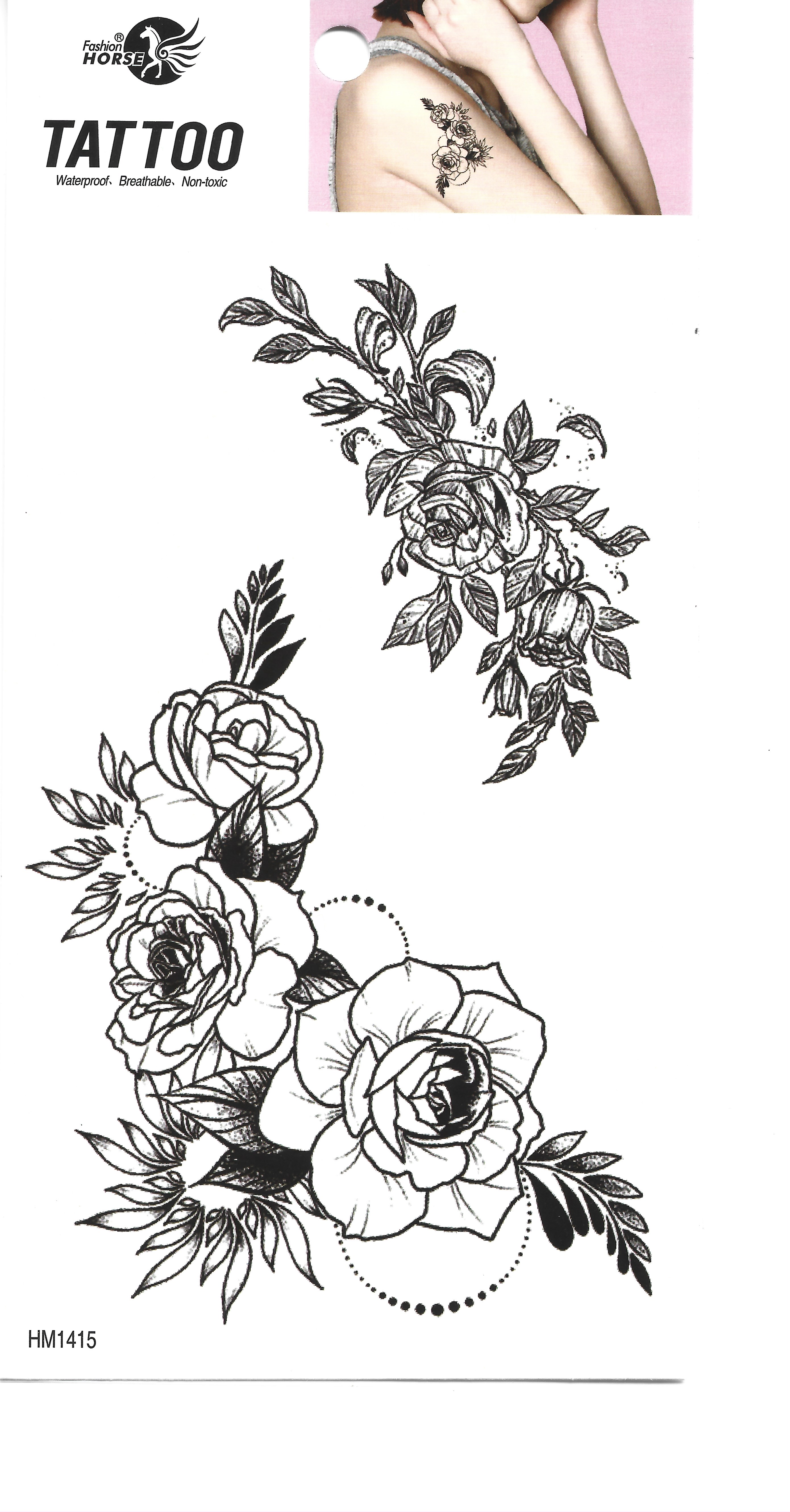 Lámina de tatuajes temporales Healing Horse con intrincados diseños florales en negro de rosas y hojas. Una pequeña imagen insertada muestra un tatuaje aplicado en el hombro de una mujer.