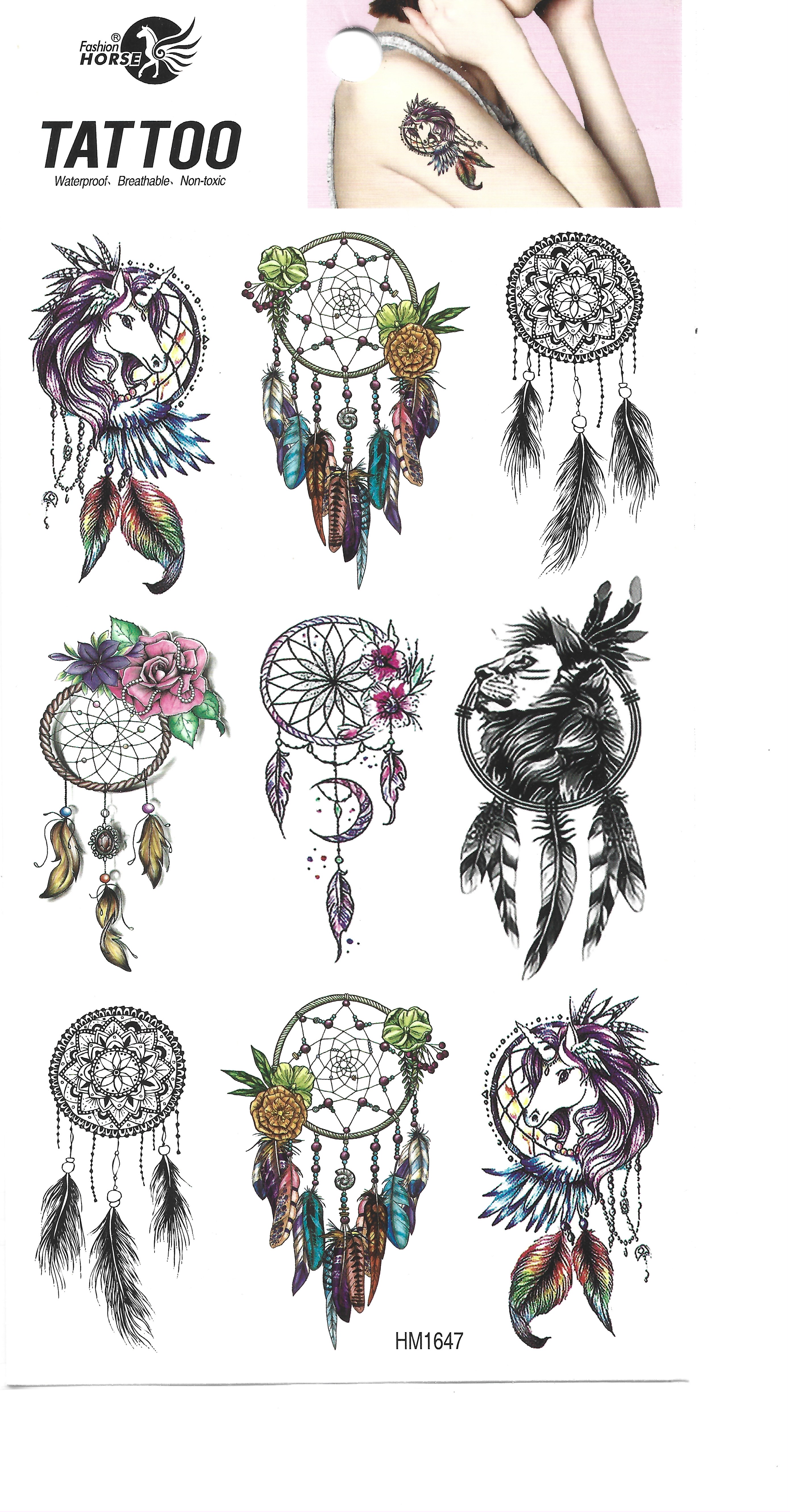 Lámina completa de tatuajes temporales con nueve diseños diferentes de atrapasueños, algunos con caballos, leones y detalles florales en varios colores y blanco y negro.