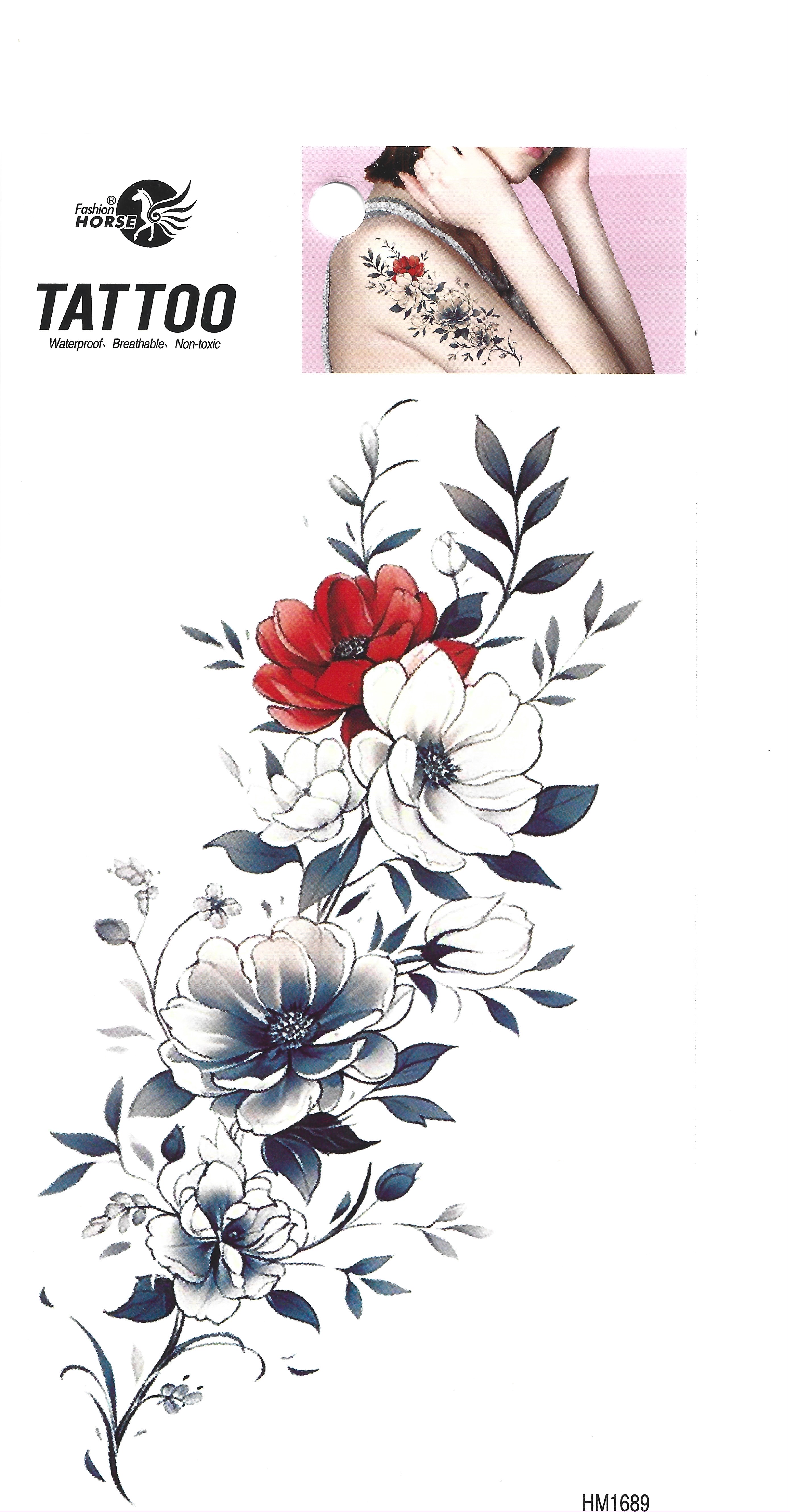 Hoja de tatuajes temporales con un gran diseño floral de flores rojas, blancas y azules con hojas verdes, con un pequeño ejemplo en un hombro.