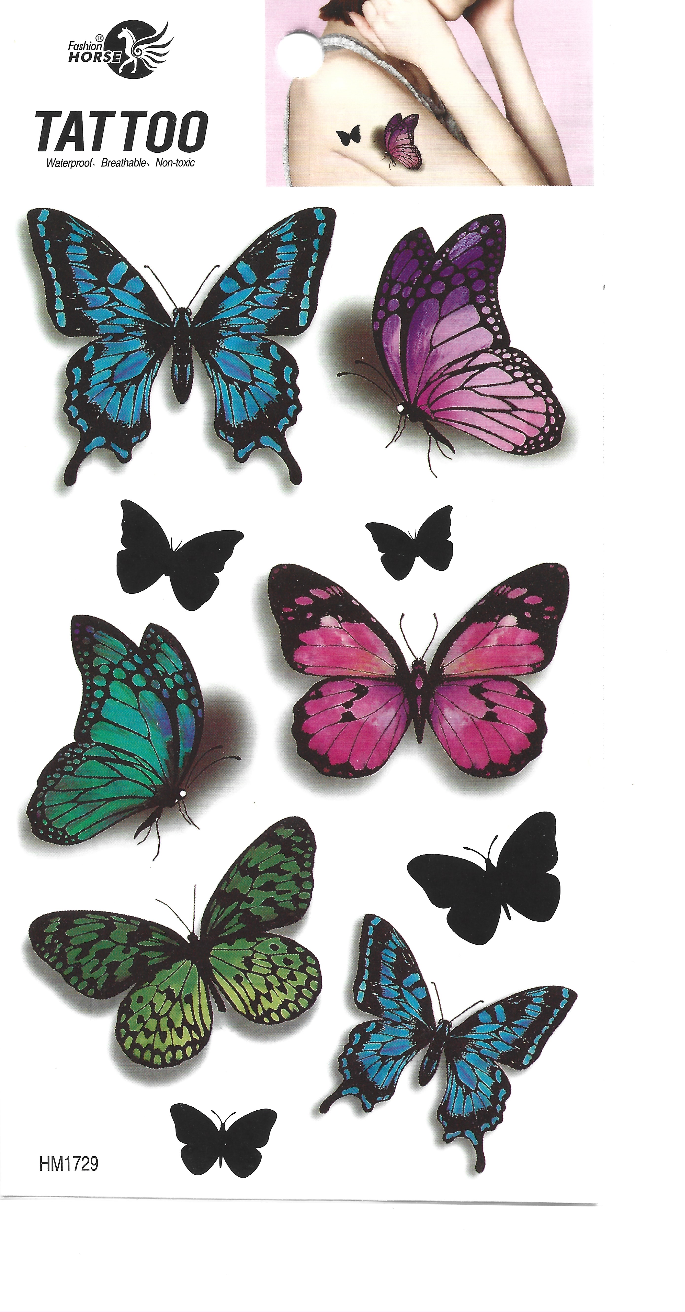 Hoja de tatuajes temporales de mariposas en varios colores vibrantes como azul, morado, rosa y verde, junto con siluetas negras. En la parte superior derecha se ve un pequeño ejemplo de un tatuaje en el brazo de una persona.