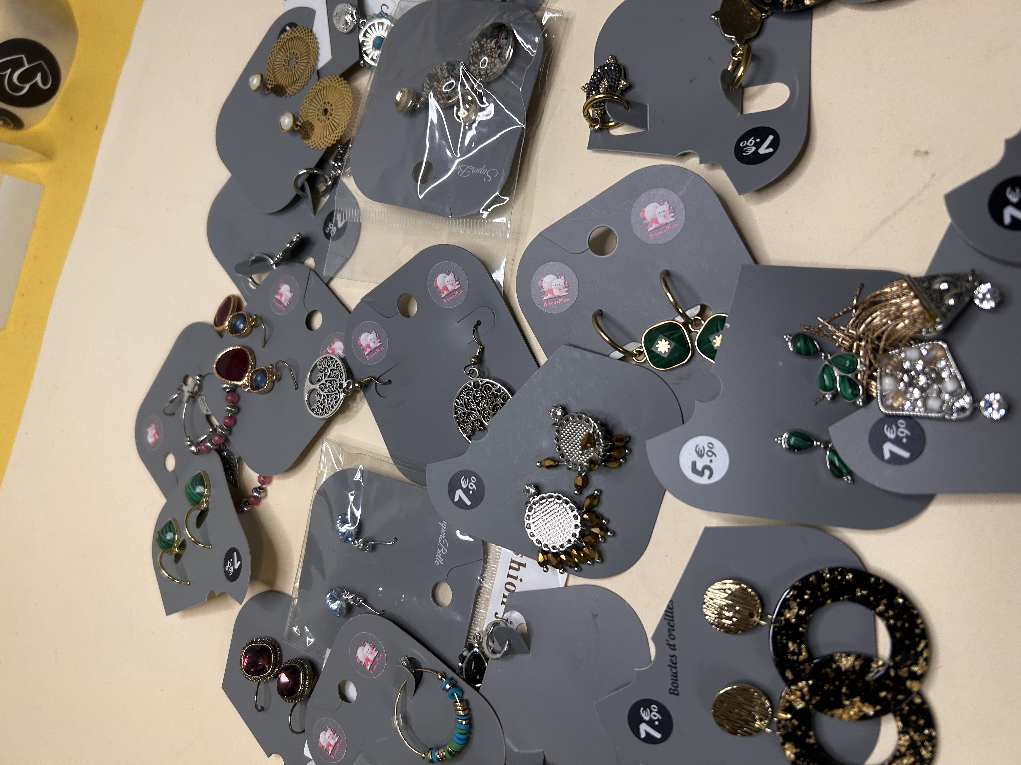Lote de Pendientes Variados al por Mayor — lote de pendientes online, vista principal · Lola y Sol (BH-304)