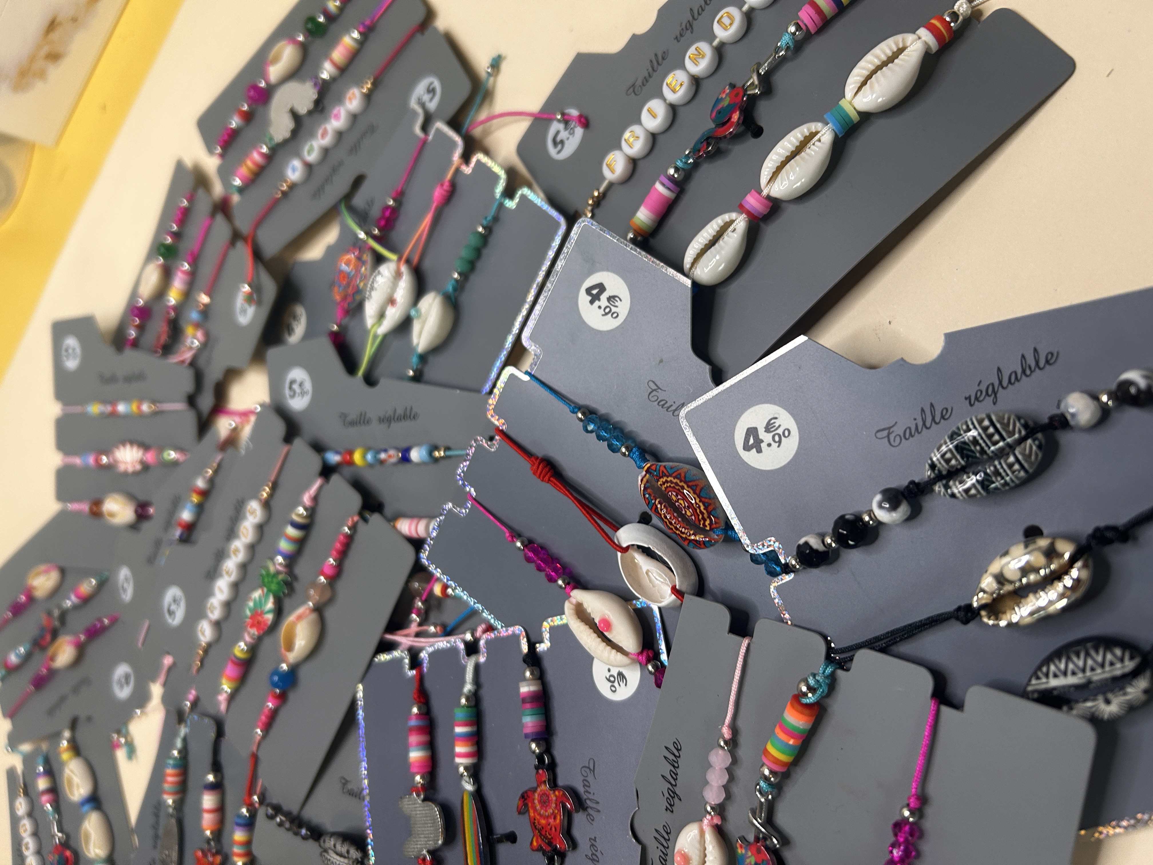Lote de pulseras de cordón boho al por mayor — lote de pendientes online, vista principal · Lola y Sol (BRC-CRD-88)