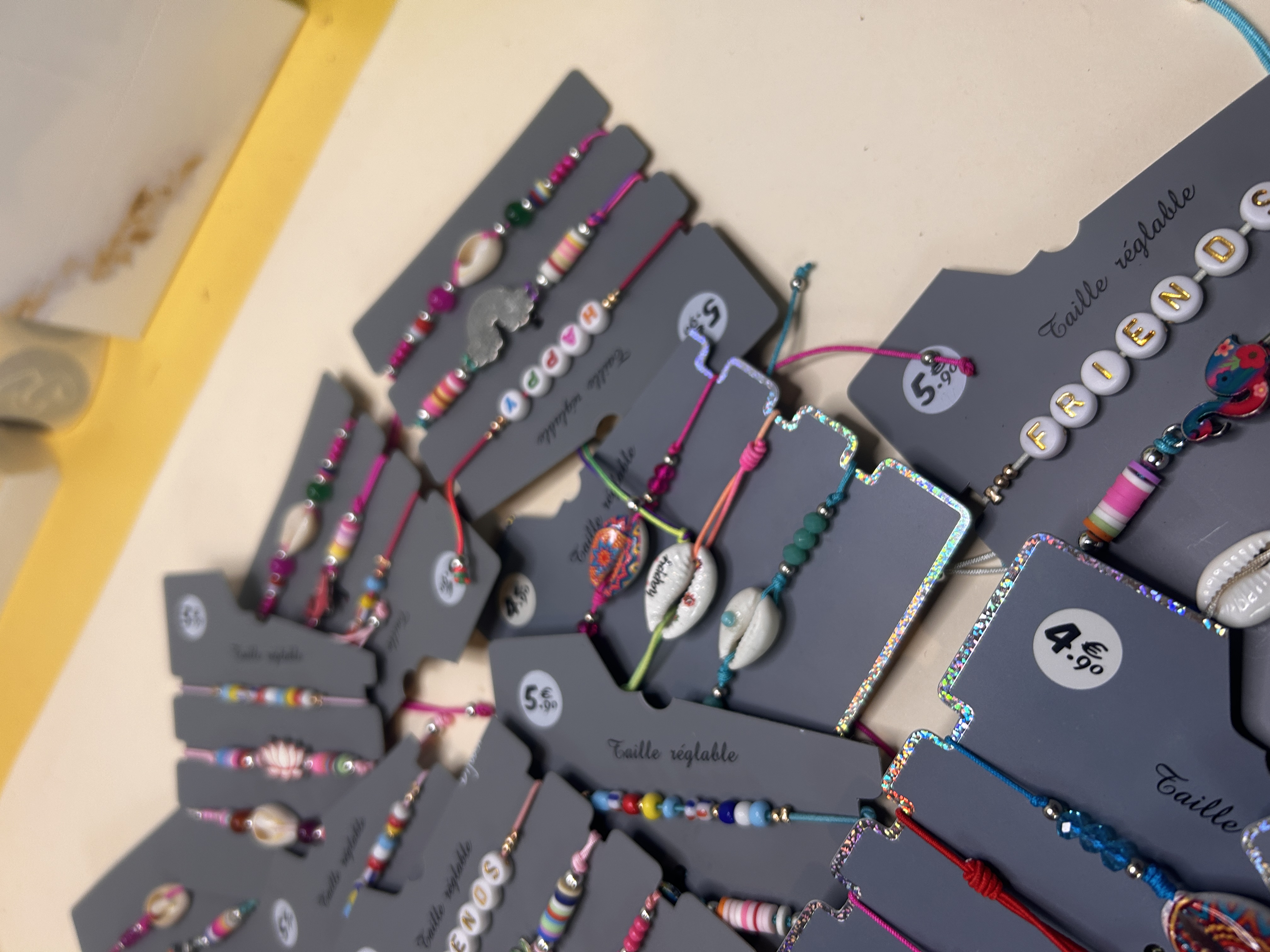 Lote de pulseras de cordón boho al por mayor — lote de pendientes para mujer, detalle · Lola y Sol (BRC-CRD-88)
