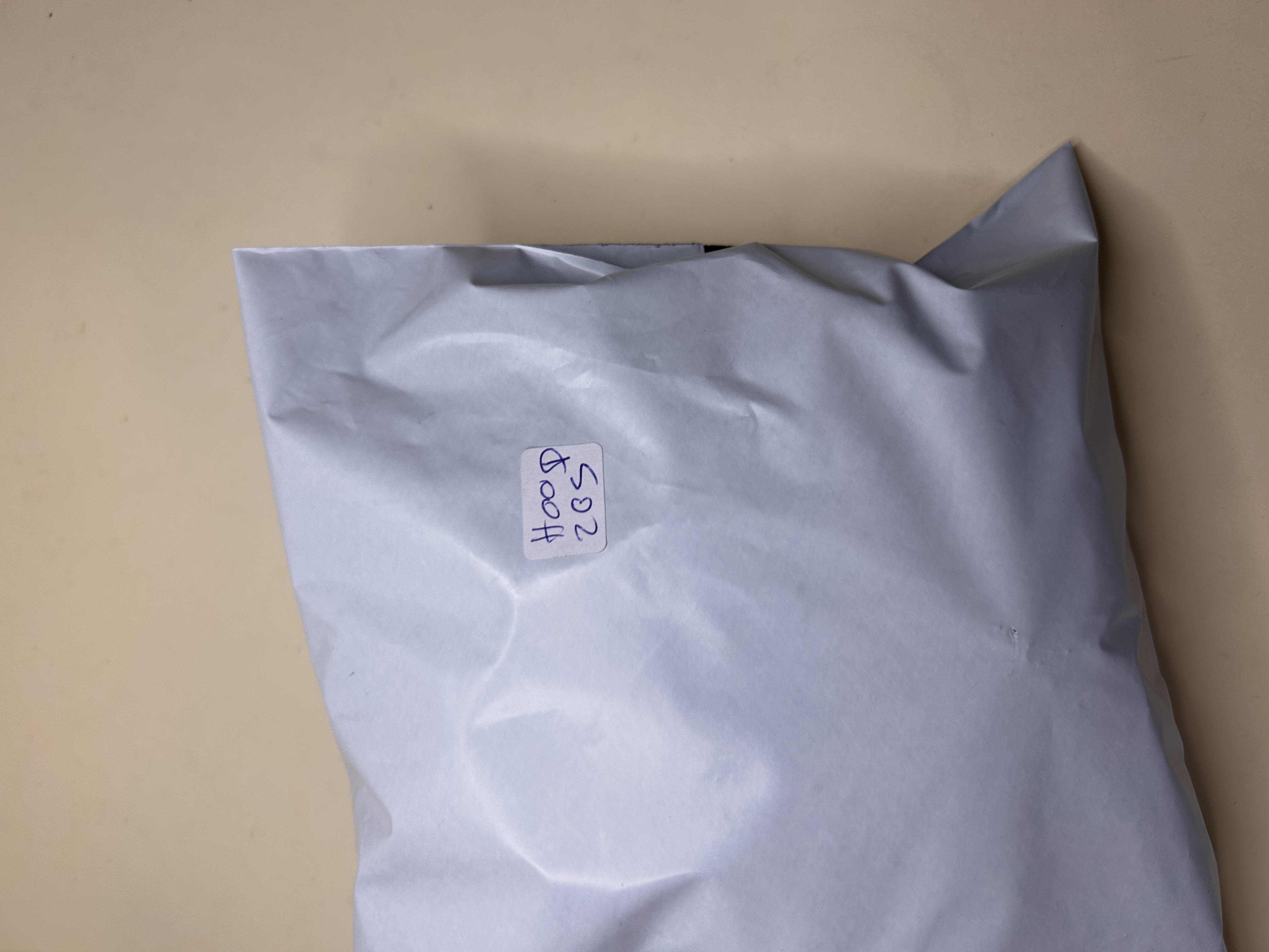 Lote al por mayor de pendientes de aro dorados — lote de pendientes para mujer, detalle · Lola y Sol (HOOP-205)