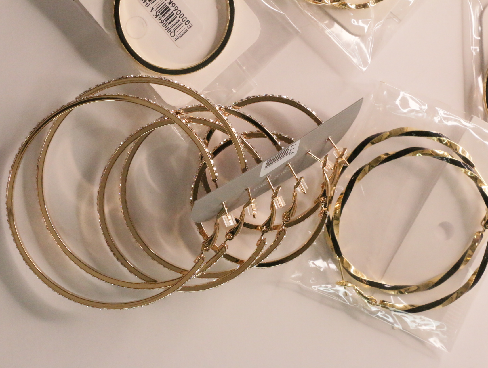 Lote de pendientes de aro variados para revendedores — lote de bisutería para mujer, detalle · Lola y Sol (LT047)