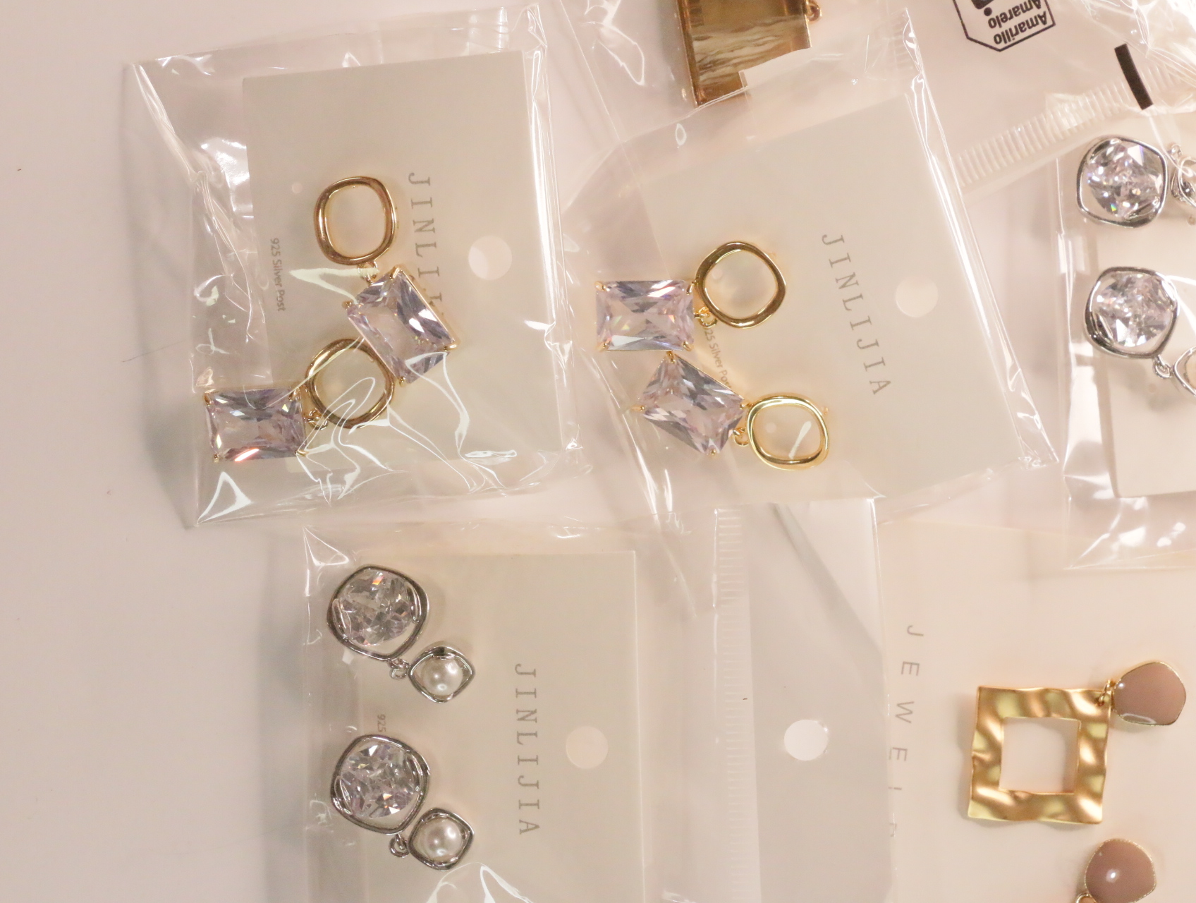 Lote de pendientes geométricos dorados y plateados — lote de bisutería para mujer, detalle · Lola y Sol (LT049)