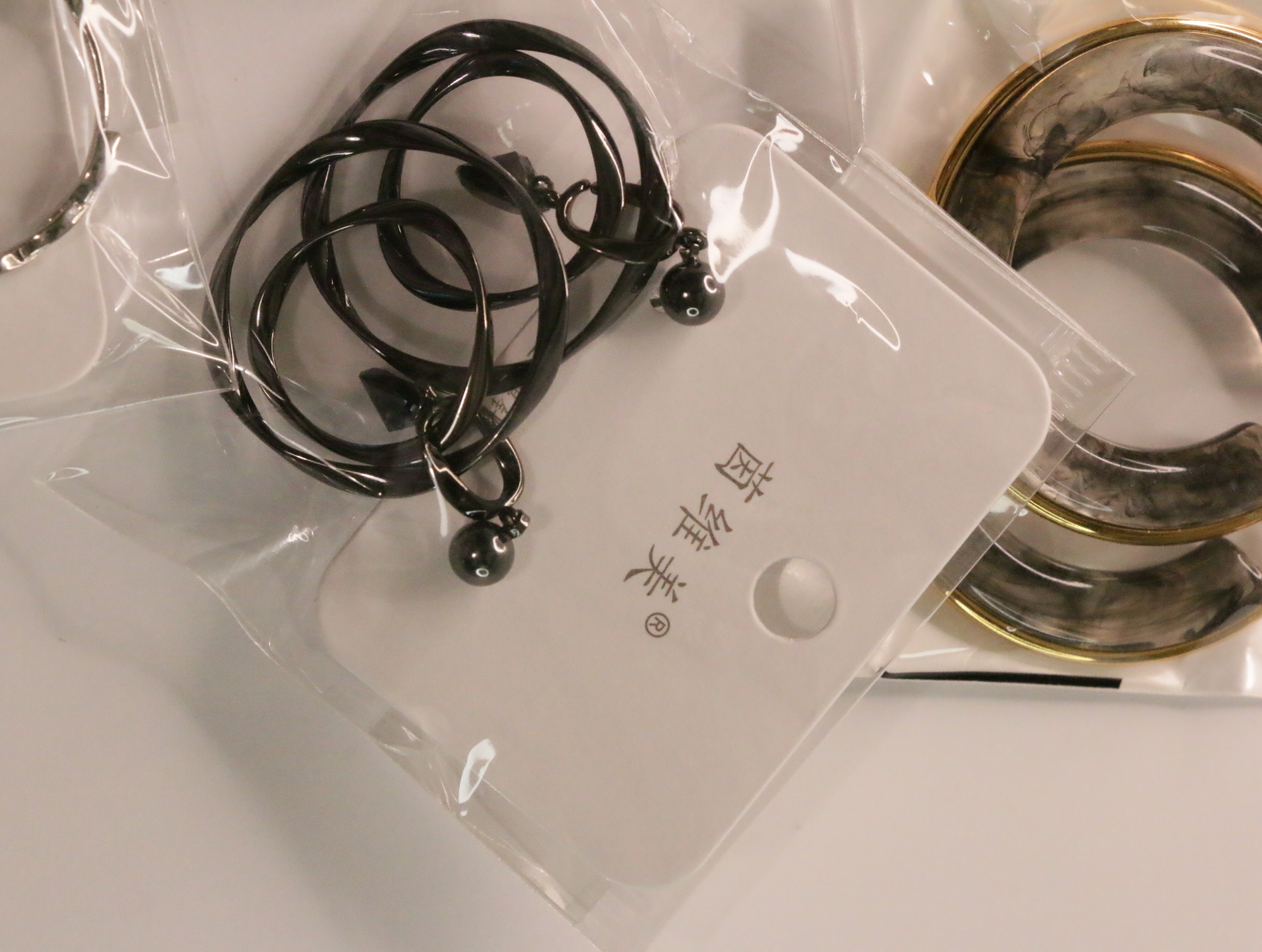 Lote de pendientes de aro variados para reventa — lote de bisutería para mujer, detalle · Lola y Sol (LT050)