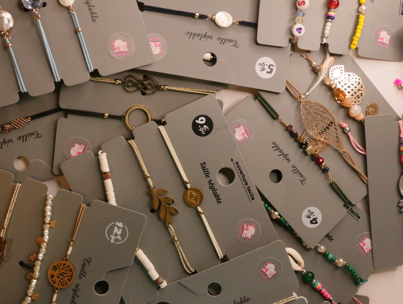 Lote de pulseras boho de cordón y cuentas — lote de bisutería para mujer, detalle · Lola y Sol (LT052)